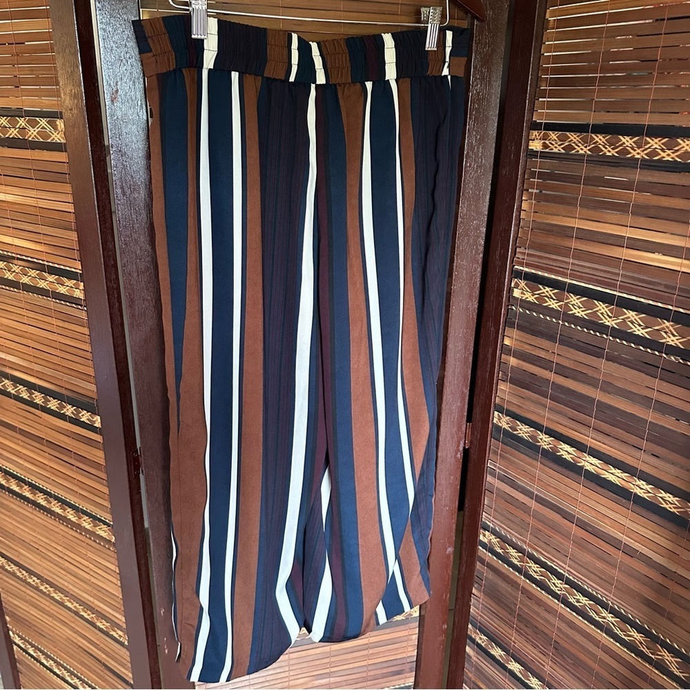 🌟3/$20🌟 Cynthia Rowley Womens 10 Wide Leg Crop Pants Striped Pull-On Pant - Picture 3 of 6